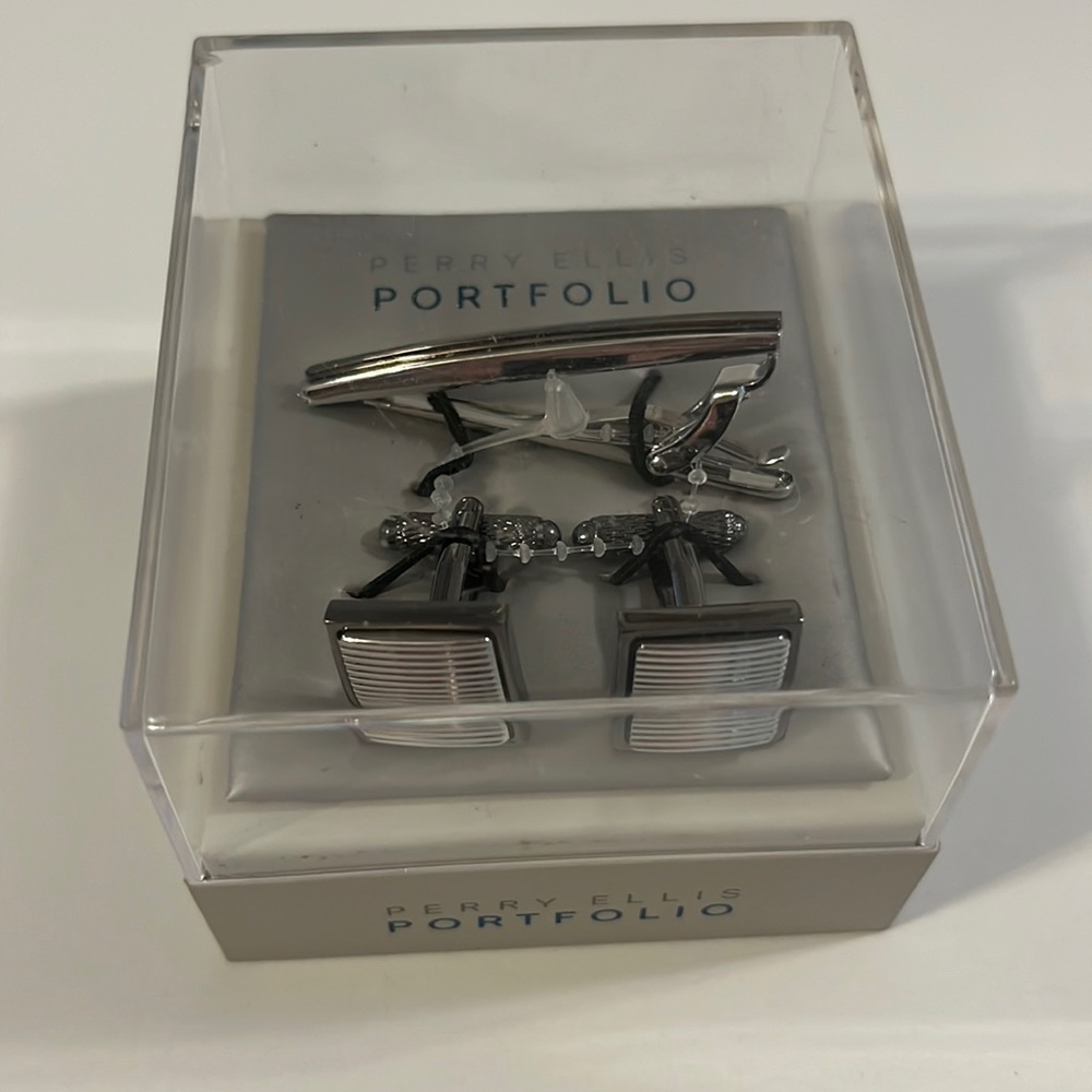 NWT Perry Ellis Cufflinks
